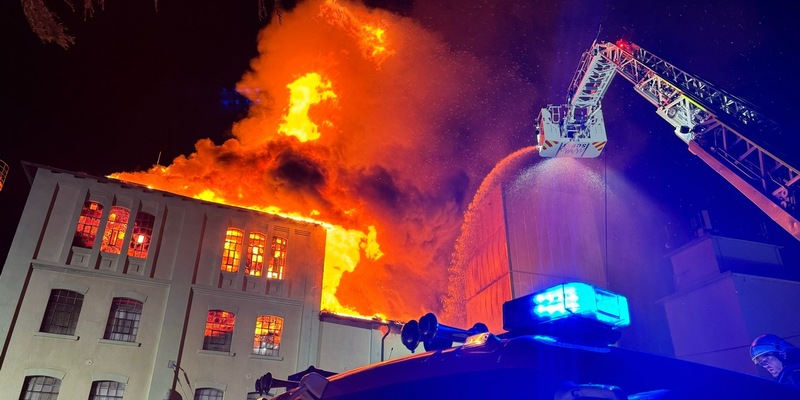 FW-PI: Brand in Tiefgarage am Wedeler Bahnhof - Großalarm am Samstagvormittag - Foto: presseportal.de