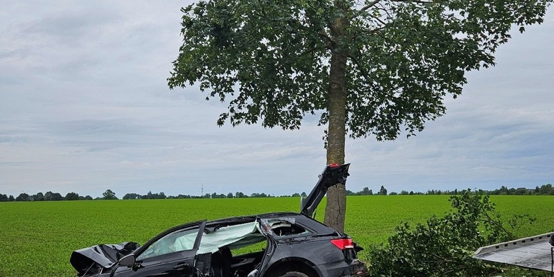 POL-STD: Harsefeld: 20-Jähriger bei Verkehrsunfall schwer verletzt - Foto: presseportal.de