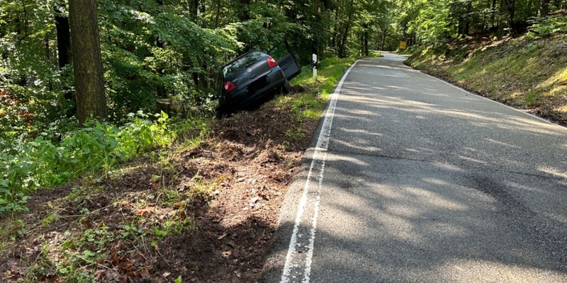 POL-PDLD: Unfall am Abhang - Foto: presseportal.de