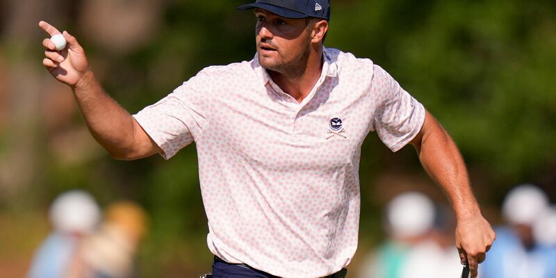 Bryson DeChambeau führt die US Open vor der Finalrunde an. - Foto: Frank Franklin II/AP/dpa