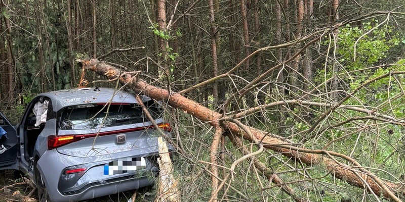 FW Bad Honnef: Schwerer Verkehrsunfall in Anschlussstelle - Rettungshubschrauber im Einsatz - Foto: presseportal.de