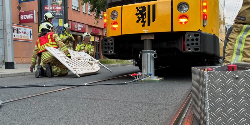 FW Dresden: Informationen zum Einsatzgeschehen von Feuerwehr und Rettungsdienst der Landeshauptstadt Dresden in der Nacht vom 16. zum 17. Juni 2024 - Foto: presseportal.de
