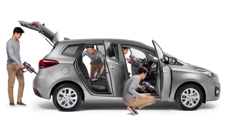 Krümelfrei in den Urlaub: Checkliste zum Putzen für Auto, Wohnmobil und Co / Die kabellosen Staubsauger von Dyson kommen auch in die unzugänglichsten Winkel - Foto: presseportal.de