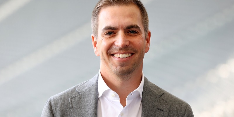 Video zur Fußball-Europameisterschaft / Mehr Treffer für die Umwelt: Philipp Lahm und der Trenn-Bär zeigen richtige Mülltrennung - Foto: presseportal.de