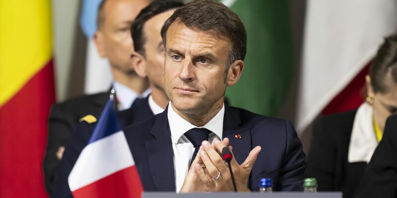 Emmanuel Macron hat Neuwahlen der französischen Parlamentskammer angekündigt. - Foto: Urs Flueeler/KEYSTONE/EDA/POOL/dpa