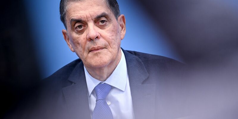 Romani Rose, Vorsitzender des Zentralrates Deutscher Sinti und Roma, ist besorgt über den Anstieg von Antiziganismus in Deutschland. - Foto: Britta Pedersen/dpa