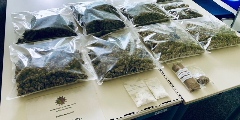 POL-SU: Durchsuchung wegen Drogenhandels/Ein Tatverdächtiger in U-Haft - Foto: presseportal.de