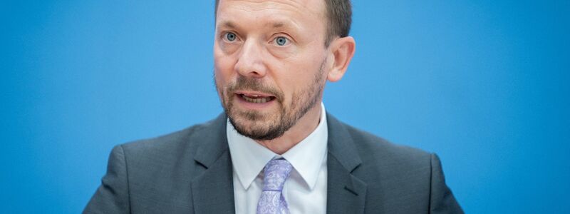 Der CDU-Politiker Marco Wanderwitz aus Sachsen hatte im November einen Antrag für ein Verbot der AfD vorgestellt. Diesen Antrag unterstützen auch Abgeordnete anderer Parteien. In der Unionsfraktion sieht man den Vorstoß größtenteils skeptisch. - Foto: Kay Nietfeld/dpa