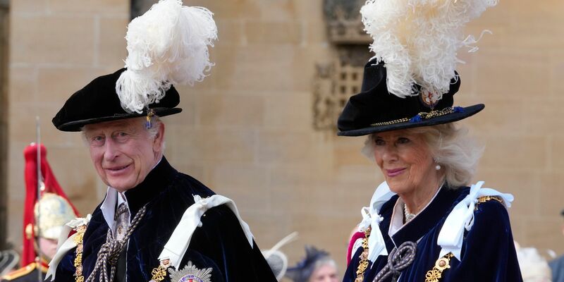 König Charles III. und Königin Camilla nehmen an der Zeremonie des Hosenbandordens auf Schloss Windsor teil. - Foto: Kirsty Wigglesworth/Pool AP/dpa