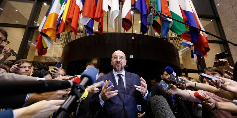 Wie sollen die EU-Spitzenposten neu besetzt werden? Auf diese Frage gibt es laut Ratspräsident Charles Michel noch keine Antwort. - Foto: Omar Havana/AP