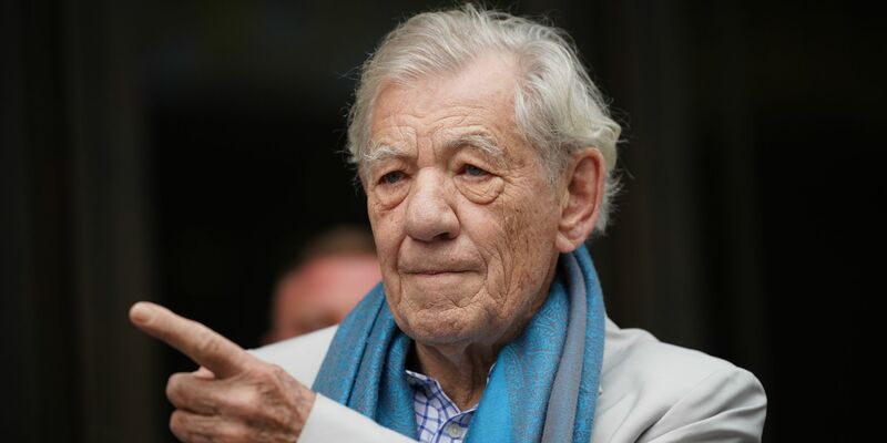 Seine besondere Leidenschaft gilt dem Theater und dem Schriftsteller William Shakespeare: der Schauspieler Ian McKellen. - Foto: Yui Mok/Press Association/dpa