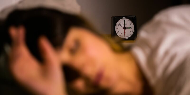 Laut den Daten schliefen die Bürger insgesamt aber etwas mehr als zehn Jahre zuvor: So lag die durchschnittliche Dauer bei Menschen ab 10 Jahren bei 8 Stunden und 37 Minuten. (Symbolbild) - Foto: Christoph Soeder/dpa