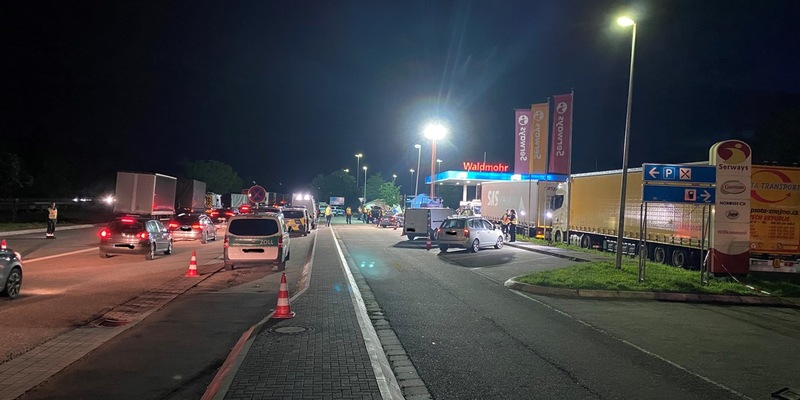 POL-PDKL: Gemeinsame Großkontrolle von Polizei und Zoll - Foto: presseportal.de