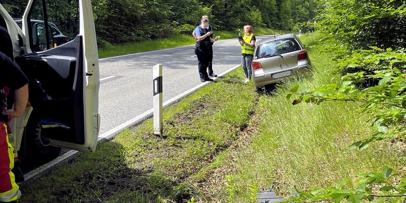 POL-PPWP: Im Graben gelandet - Foto: presseportal.de