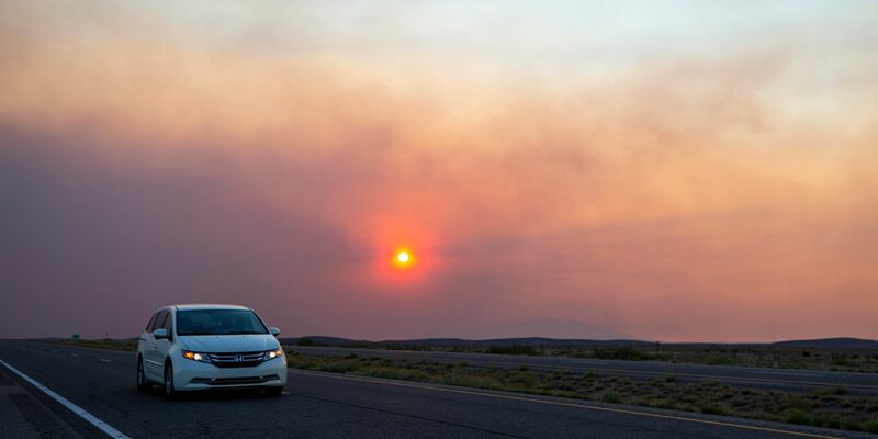 Derzeit wüten in den USA nach Angaben der Behörden 29 größere Waldbrände, 10 davon im Westküstenstaat Kalifornien. - Foto: Andres Leighton/AP/dpa