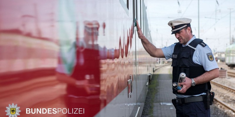 Bundespolizeidirektion München: Graffiti-Täter gefasst / Bei der Fahndung auch Helikopter im Einsatz - Foto: presseportal.de