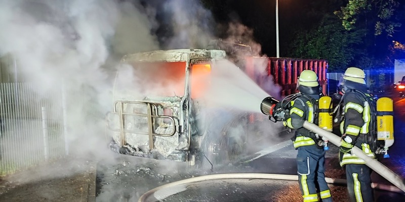 FW Celle: LKW-Brand in Westercelle - Foto: presseportal.de