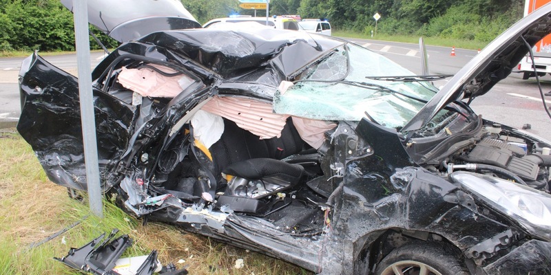 POL-DN: 30-Jähriger nach Kollision mit Bus schwer verletzt - Foto: presseportal.de