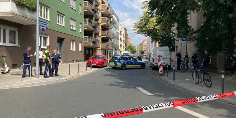 Mehrere Häuser sind evakuiert worden. - Foto: Irena Güttel/dpa