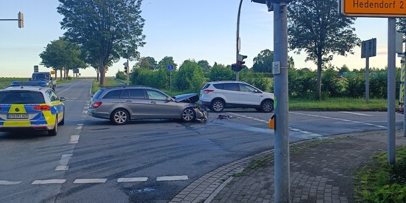 POL-STD: Apensen: Unfall mit zwei Leichtverletzten - Foto: presseportal.de