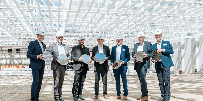 Richtfest für zukunftsweisende Hightech-Fabrik in Itzehoe / Moderne Halbleitertechnologie für die Automobilindustrie - Foto: presseportal.de
