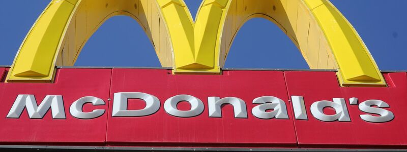 Bestellungen im Drive-Thru sollen bei McDonald's bald von KI entgegengenommen werden. - Foto: Rick Bowmer/AP/dpa