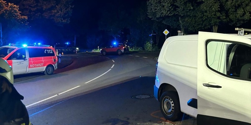 Feuerwehr Kalkar: Verkehrsunfall - Foto: presseportal.de