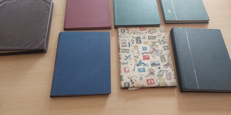 POL-NMS: 240620-3-pdnms Wem gehören diese Briefmarkenalben? - Foto: presseportal.de