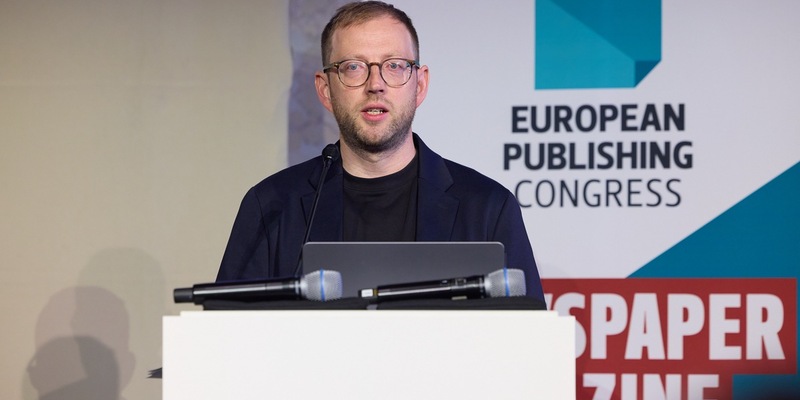 Spiegel-KI-Chef Ole Reißmann: Wir nutzen Künstliche Intelligenz, um unsere eigenen Vorurteile zu entdecken - Foto: presseportal.de