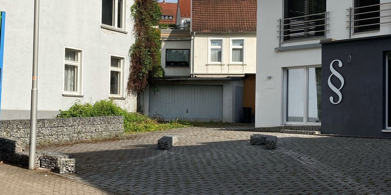 POL-HF: Verkehrsunfallflucht - Unbekannter beschädigt Mauer - Foto: presseportal.de