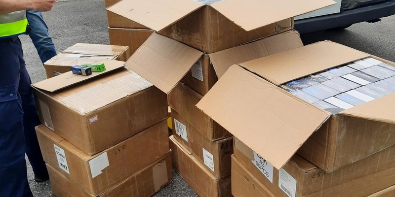 BPOL NRW: Bundespolizei stellt unversteuerte Waren im Wert von über 20.000,- sicher und findet in einem Fernreisebus über 1 Kilogramm harter Drogen - Foto: presseportal.de