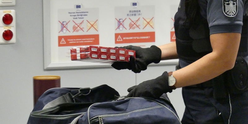 HZA-F: Zoll am Frankfurter Flughafen verhindert Steuerschaden in Höhe von 60.000 EURO im Reiseverkehr- Luxusuhr aus USA nicht angemeldet - Foto: presseportal.de