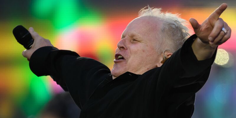 Herbert Grönemeyer ist am Wochenende in ungewohnter Rolle zu sehen: Er dirigiert ein klassisches Orchester, die Bochumer Symphoniker - Foto: Robert Michael/dpa