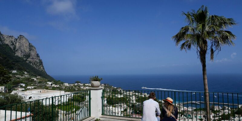 Derzeit sei es nur Einwohnern Capris erlaubt, die Insel zu betreten. - Foto: Gregorio Borgia/AP/dpa