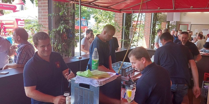 FW Sonsbeck: Familienfest der Einheit Sonsbeck am 30.06.2024 - Mit Einweihung von zwei Einsatzfahrzeugen und der Feuerwehrhaus-Erweiterung - Foto: presseportal.de