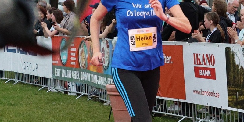City Marathon Wiesbaden: Hochsprung-Olympiasiegerin Heike Henkel fightet mit großem VOD-Team für Osteopathie-Berufsgesetz - Foto: presseportal.de