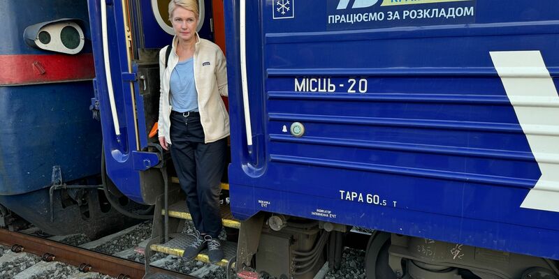 Manuela Schwesig (SPD) ist mit dem Zug in die Ukraine gereist. - Foto: Michael Fischer/dpa
