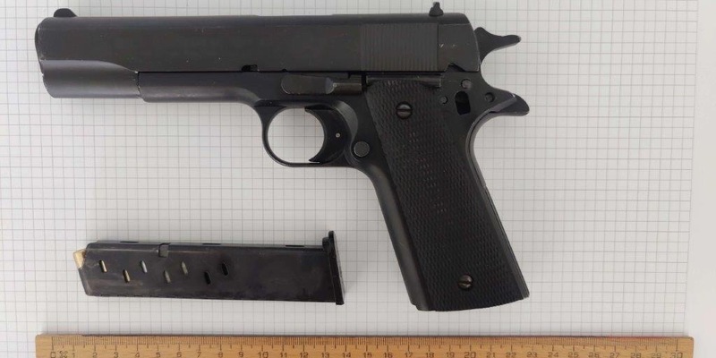 BPOL NRW: Bundespolizei stellt Schreckschusswaffe eines 19-Jährigen sicher - Foto: presseportal.de