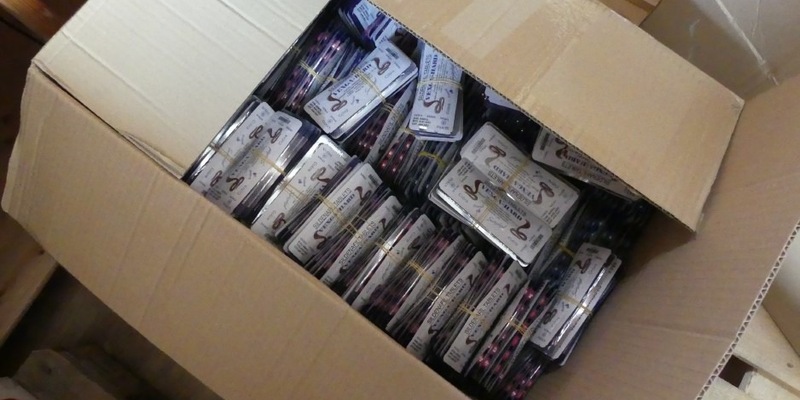 ZOLL-F: Zollfahndung Frankfurt: - Zwei Haftbefehle vollstreckt - Drei Lkw-Ladungen voller mutmaßlichen Fälschungen sichergestellt - Foto: presseportal.de