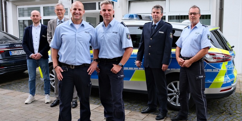 POL-GT: Polizeihauptkommissar Christian Teichmeier in Steinhagen begrüßt - Foto: presseportal.de