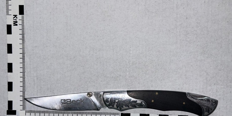 BPOL-H: Bundespolizei Flughafen Hannover: Verbotenes Messer führt zur Strafanzeige - Foto: presseportal.de