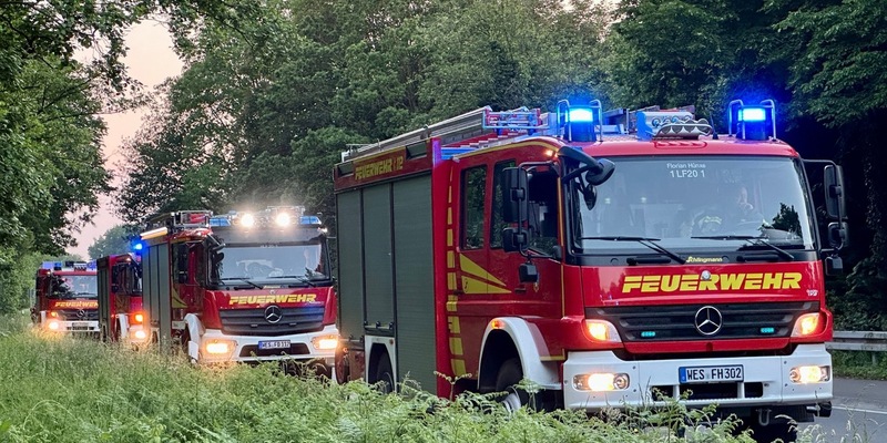 FW Hünxe: Ladung eines Müllwagens in Brand geraten - Foto: presseportal.de