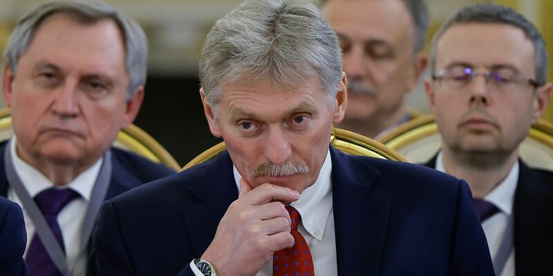 Kremlsprecher Dmitri Peskow nennt die Nato-Beschlüsse bedrohlich für Russland und will reagieren. (Archivbild) - Foto: Evgenia Novozhenina/AP/dpa