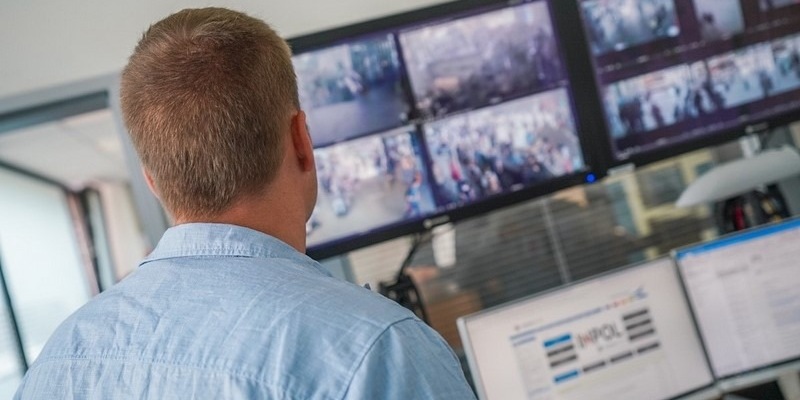 Bundespolizeidirektion München: Super-Recognizer der Bundespolizei landen wieder Treffer. Verdächtige drei Monate nach Spuckattacke identifiziert - Foto: presseportal.de