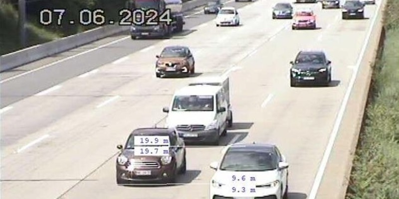POL-DA: Mörfelden-Walldorf: Abstandskontrollen auf der A 5/Mit Anhänger 10 Meter zum Vordermann bei 107 km/h - Foto: presseportal.de