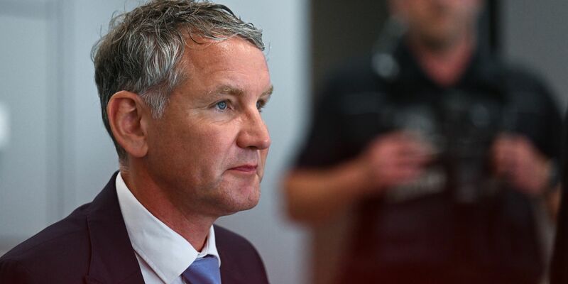 Björn Höcke sieht sich als unschuldig (Archivbild). - Foto: Hendrik Schmidt/dpa Pool/dpa