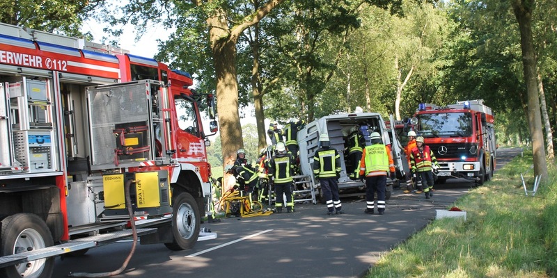 FW-ROW: Tödlicher Verkehrsunfall auf der K 109 - Foto: presseportal.de