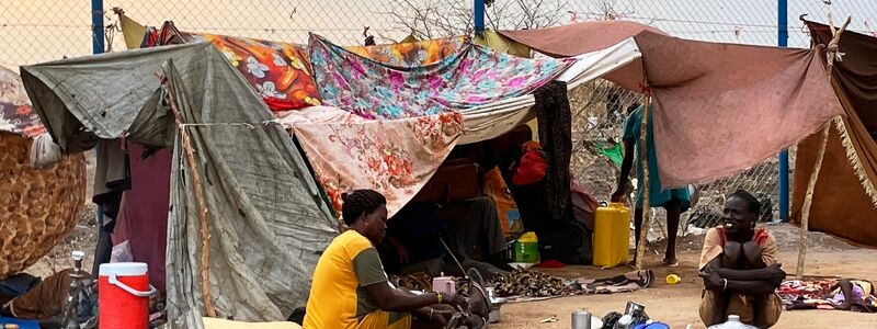 Mehr als zwei Millionen Menschen sind über die Grenzen des Sudan ins Ausland geflohen. (Archivfoto) - Foto: Eva-Maria Krafczyk/dpa