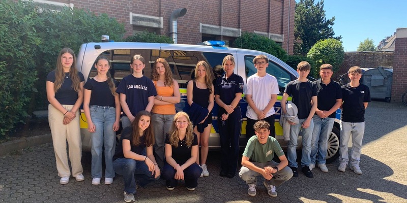 POL-DN: Schülerinnen und Schüler erhalten spannende Einblicke beim Berufsfelderkundungstag auf der Polizeiwache Jülich - Foto: presseportal.de