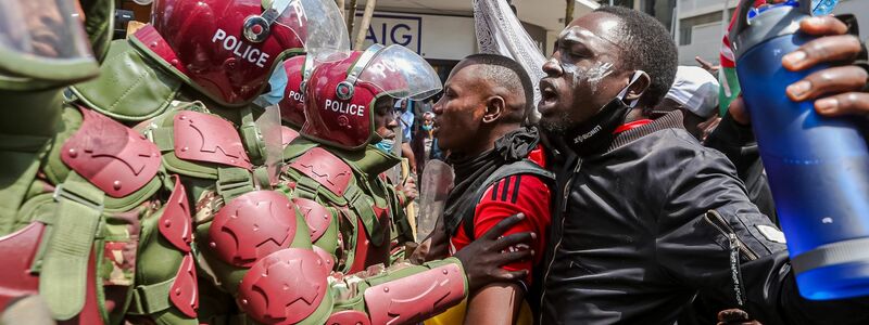 Auch wenn vor allem die Jugend demonstriert, sind viele Kenianer fassungslos über den Umgang mit den Demonstranten. - Foto: Boniface Muthoni/SOPA/ZUMA/dpa
